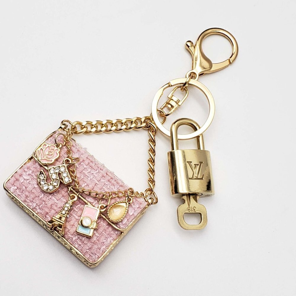Louis Vuitton Gold Lock 🔒 Authentic LV Key + Unbranded Tweed Bag Charm - Picture 6 of 9